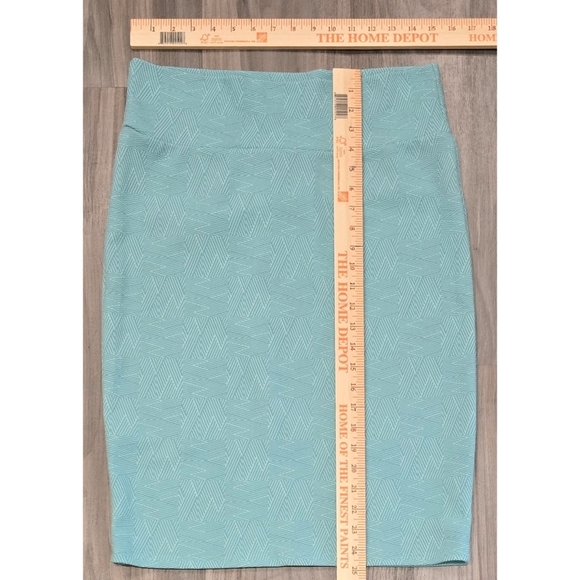 LuLaRoe Light Blue Patterned Skirt Size Large - Picture 2 of 6